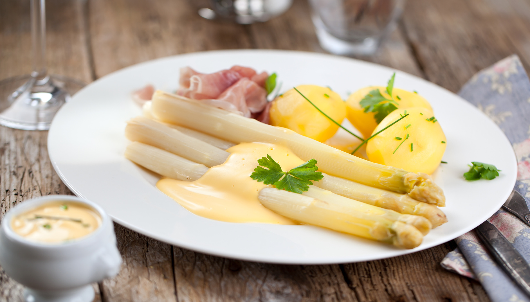 Frische Spargel-klasisch-lecker