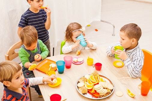 Eltern können sich das Portfolio im Kindergarten wie eine Dokumentation der Entwicklung und Bildung des Kindes vorstellen. (#01)