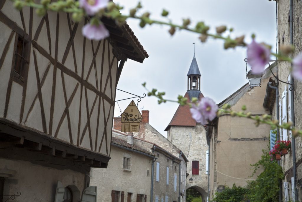 Das Bois-et-Bougies in Charroux sucht vertäumte und äußerst romantische Gäste. Die Auvergne bietet kleine und große Sehenswürdigkeiten. Diese hier ist eine besonders liebenswerte. (#7)