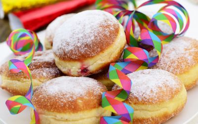 Gesundheitsrisiko Faschingsgebäck? Wie sicher sind Kreppel, Krapfen, Berliner und Fasnetsküchle wirklich? (Foto: AdobeStock - photocrew 101920887)