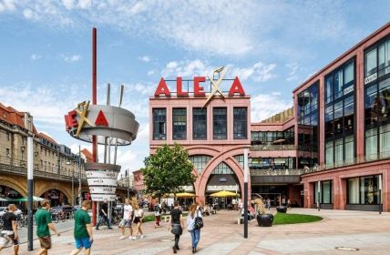 ALEXA Alexanderplatz präsentiert neu gestalteten Eingangsbereich im eleganten (Foto: Fotografie Neuhaus für Sonae Sierra)